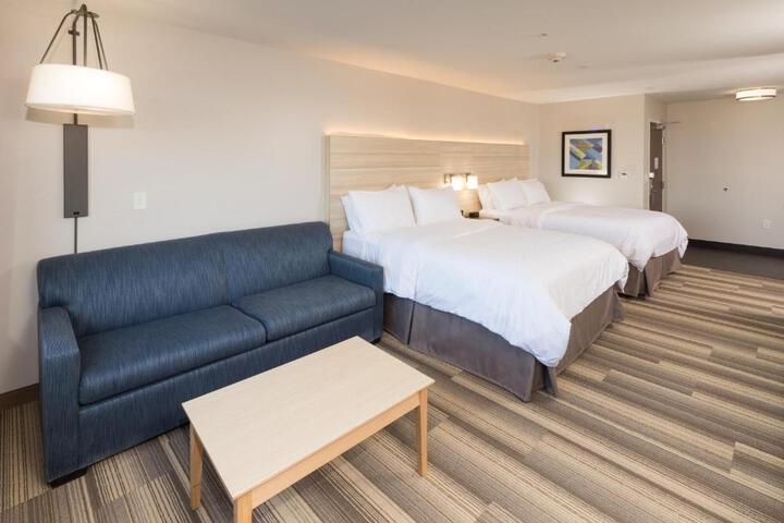 1 King Bed Suite (6 of 24)
