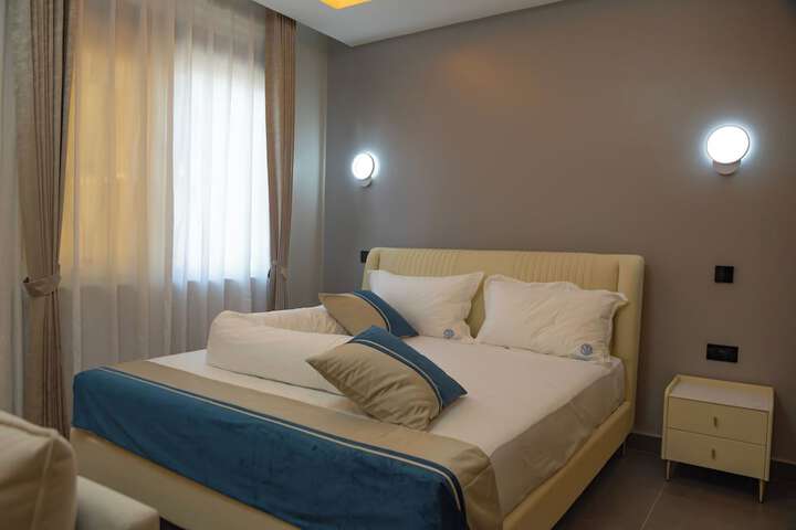 Room 11 of 35