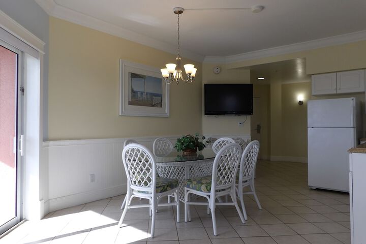 Room 135 of 229