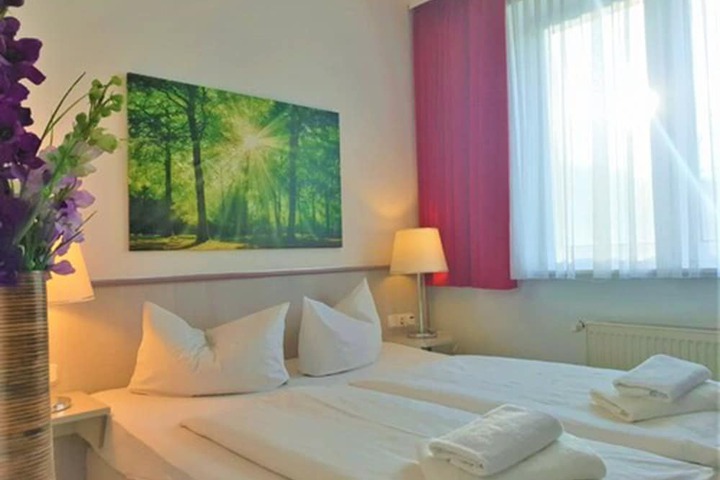 Room 8 of 21