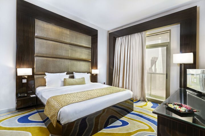 Room 10 of 86