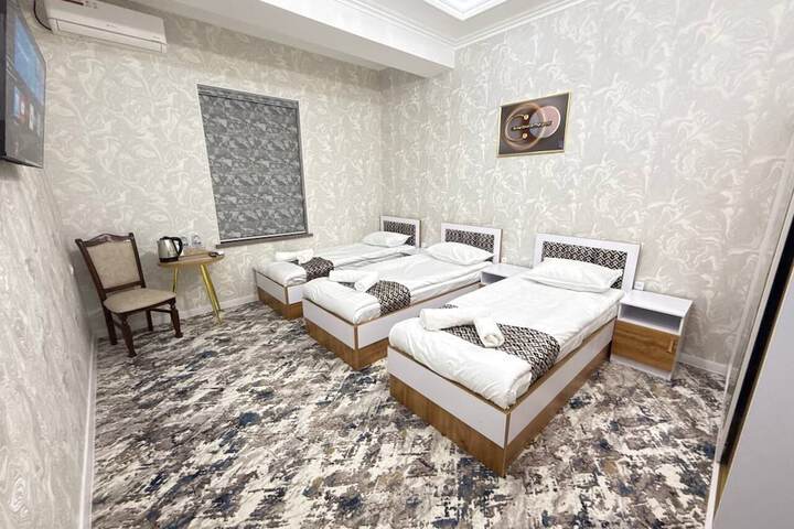 Room 16 of 33