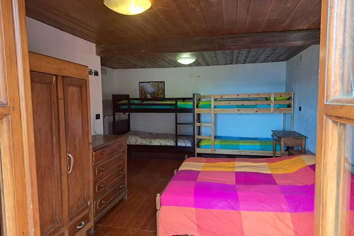 Room 11 of 28