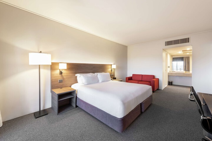 Room 9 of 119
