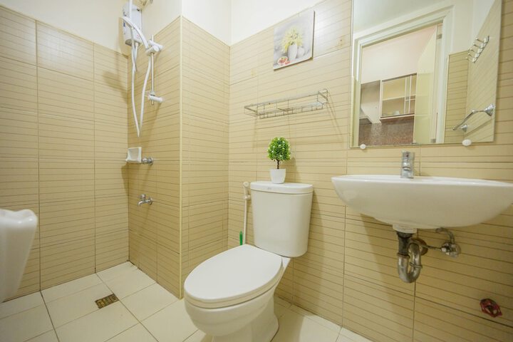 Room 208 of 224