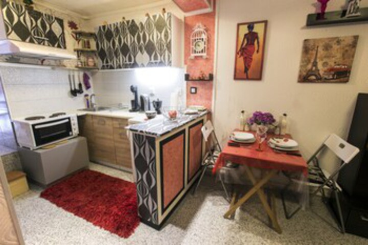 Room 4 of 12