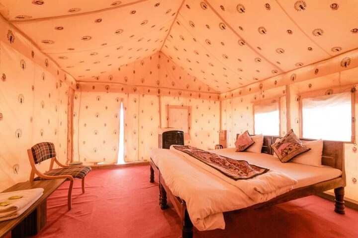 Room 4 of 6