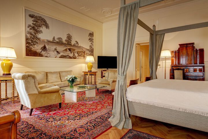 Room 38 of 150