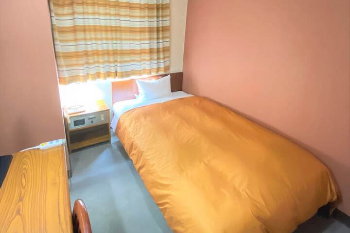 Room 8 of 79