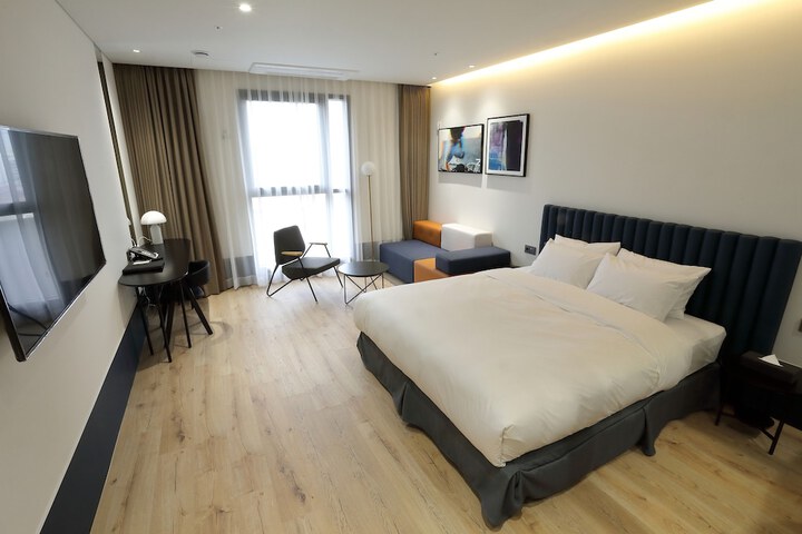 Room 2 of 14