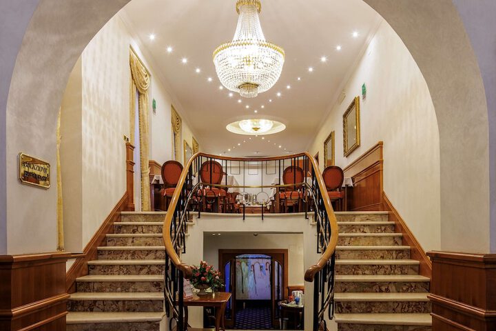 Guest Lobby