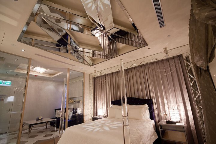 Room 6 of 57