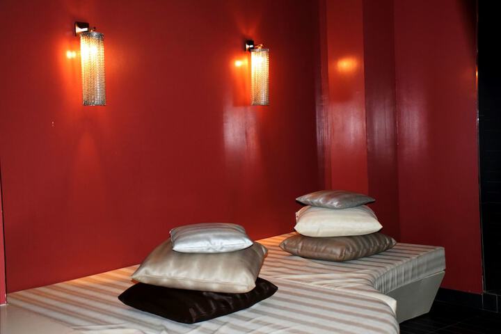 Room 52 of 74