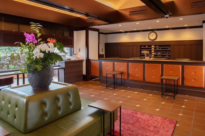 Entrance & Lobby