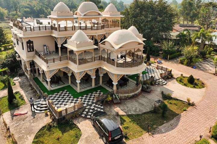 Exterior of Royal Jungle Kothi