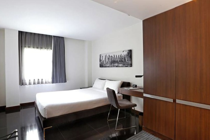 Room 8 of 53