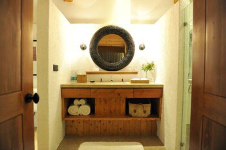 Room 6 of 111