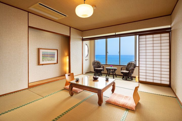 Room 4 of 42