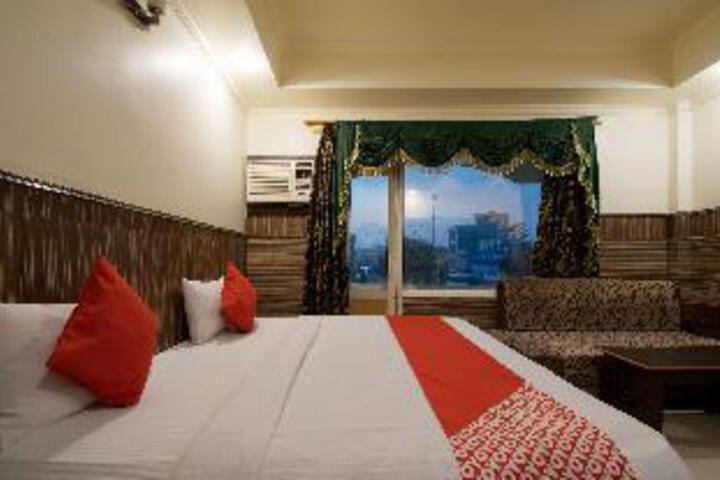 Room 12 of 22
