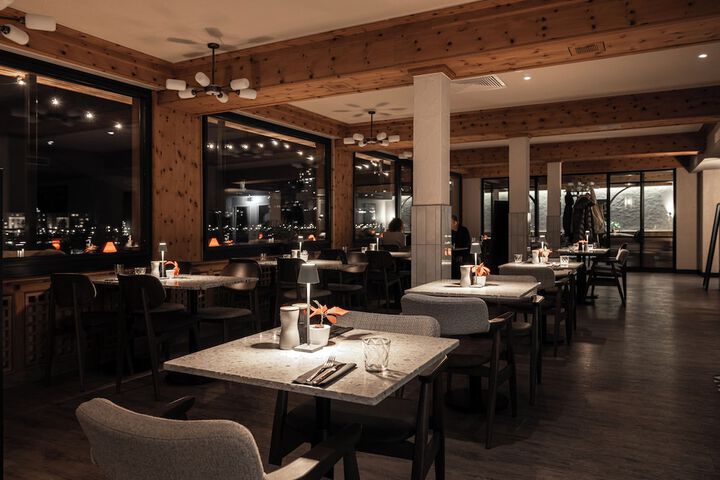 Dining 58 of 78
