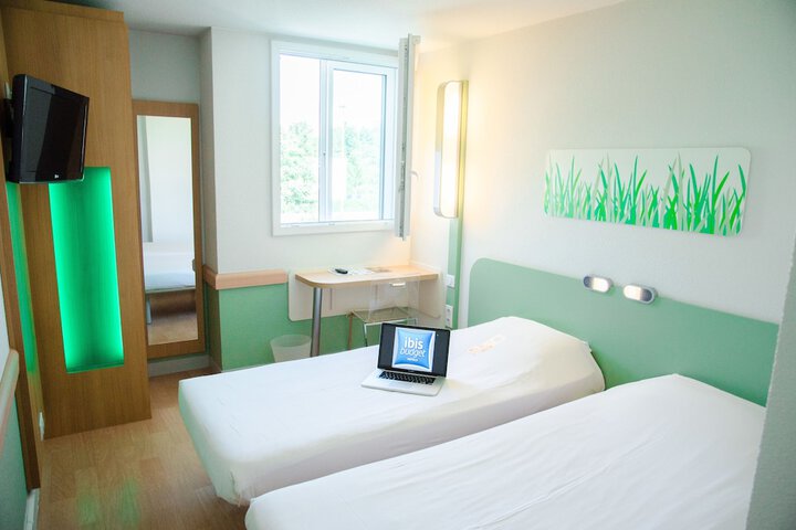 Room 5 of 25