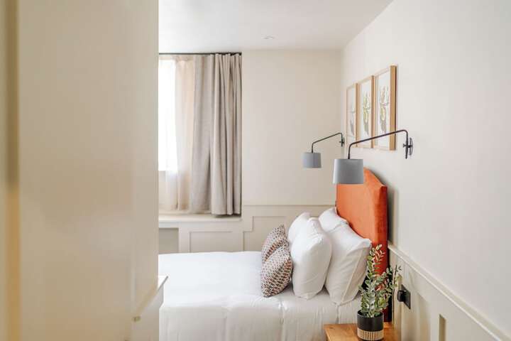 Room 22 of 59