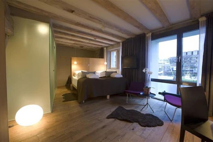 Room 22 of 107
