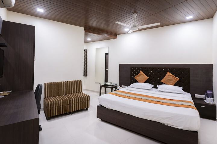 Room 27 of 52