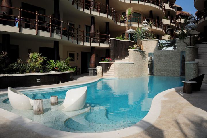 Pool 162 of 204