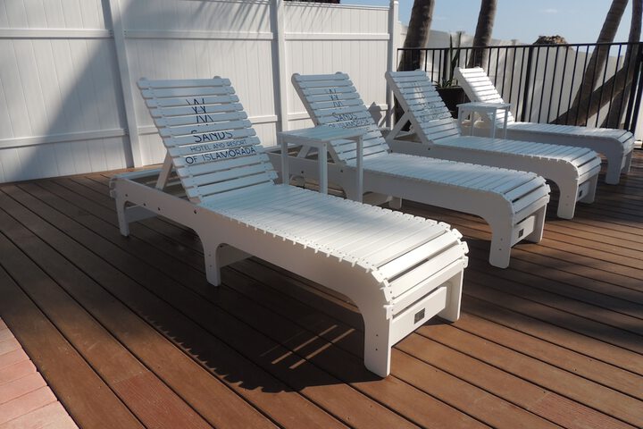 Sundeck 78 of 82
