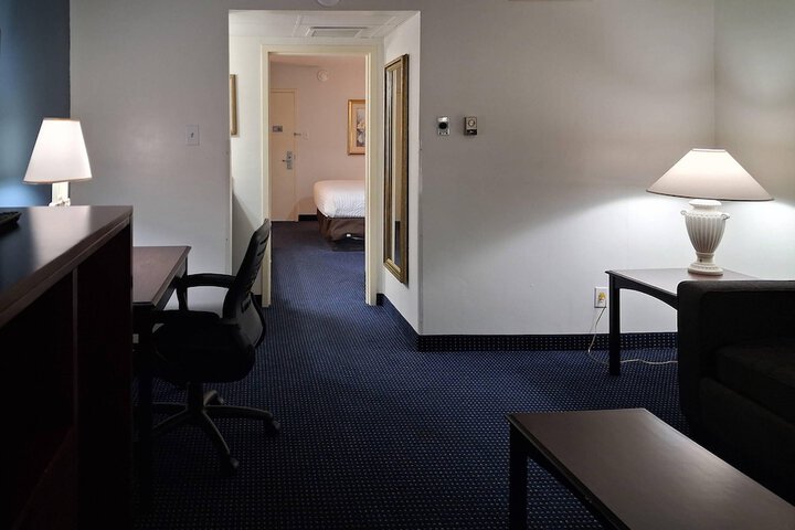 Room 40 of 90