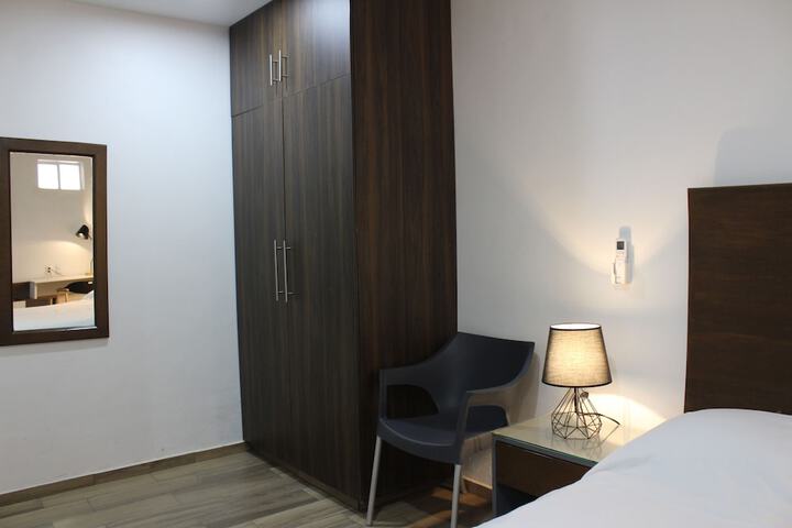 Room 32 of 146