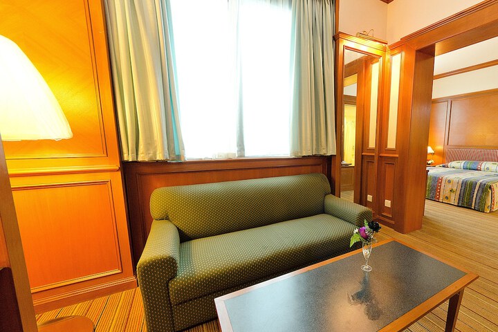 Room 29 of 70