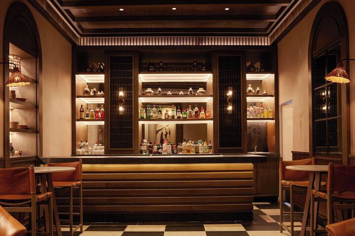Lounge 191 of 204