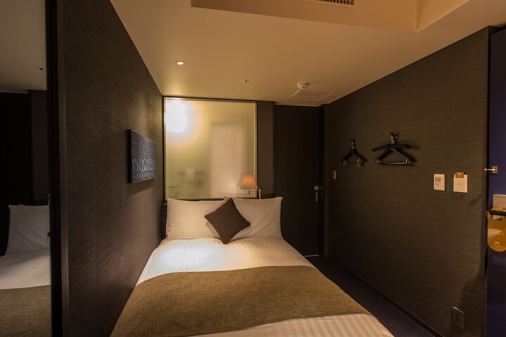 Room 15 of 120