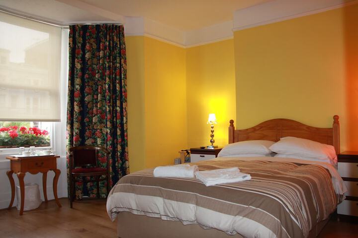 Room 50 of 81