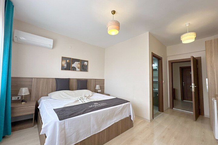 Room 17 of 27