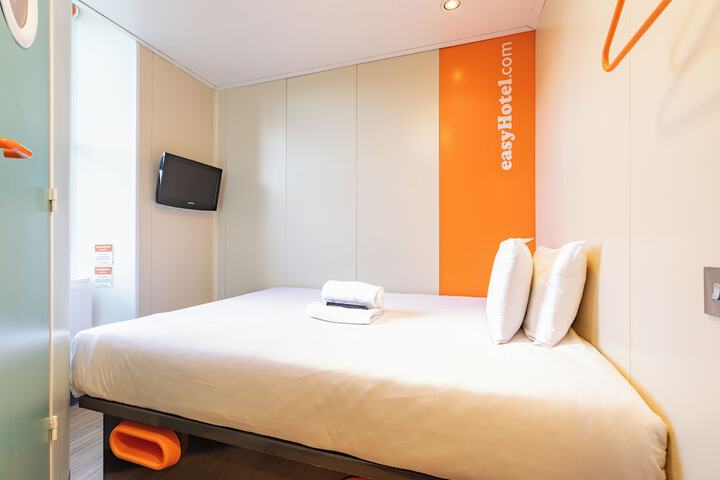 Room 21 of 47