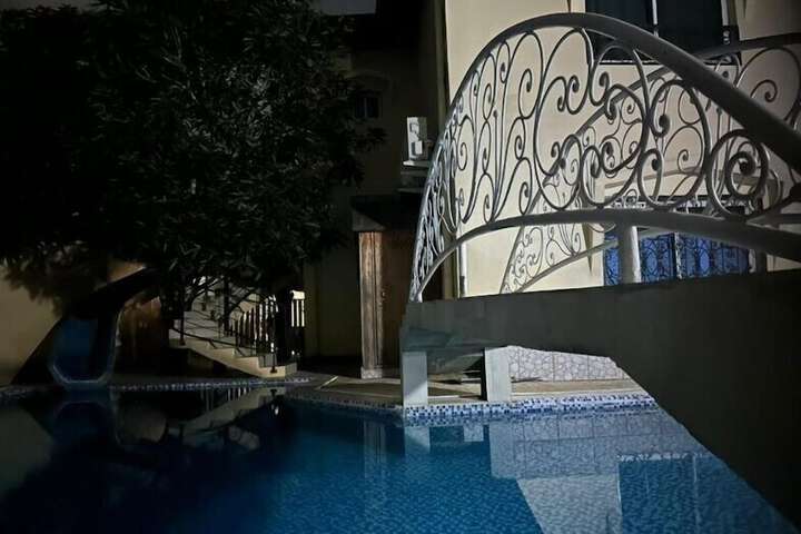 Pool 9 of 20