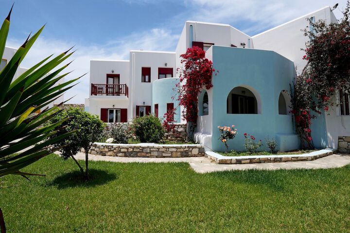 Hotel Exterior 152 of 177