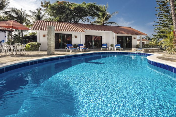 Hotel with Pool