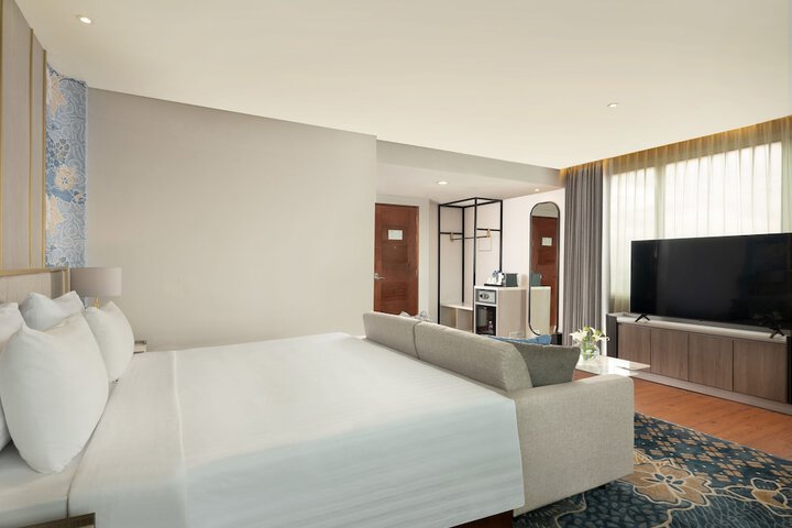 Room 13 of 30