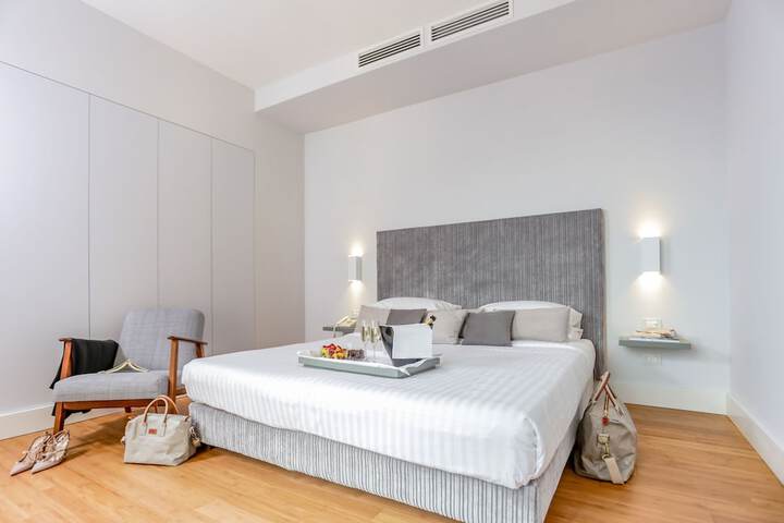 Room 4 of 79