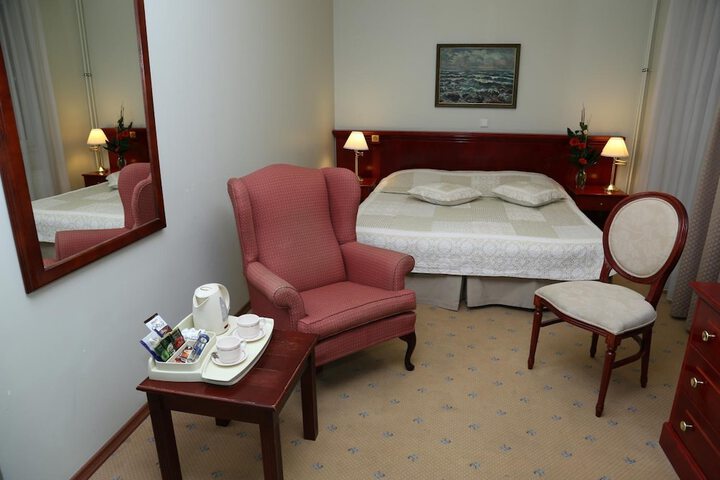Room 13 of 45
