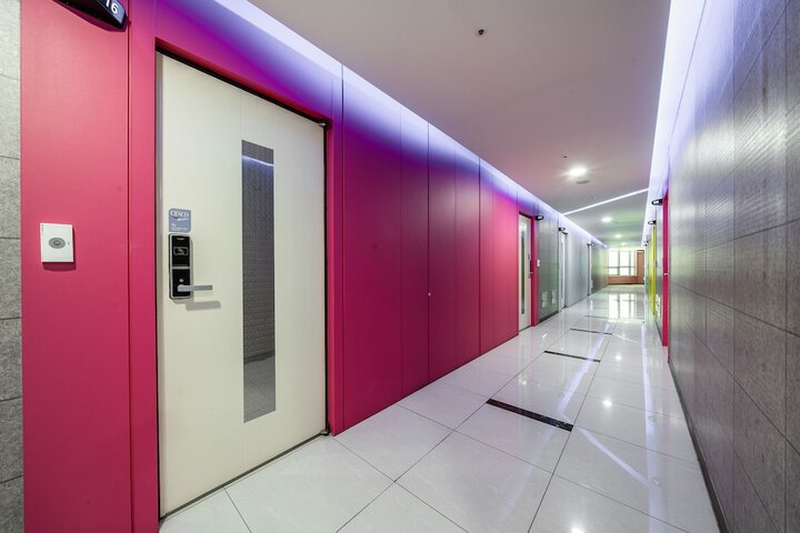 Ballroom/Hall 84 of 91