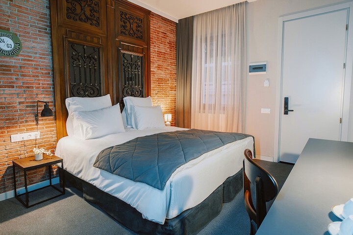Room 26 of 127