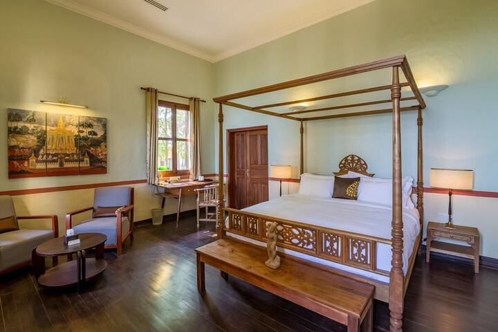 Room 10 of 40