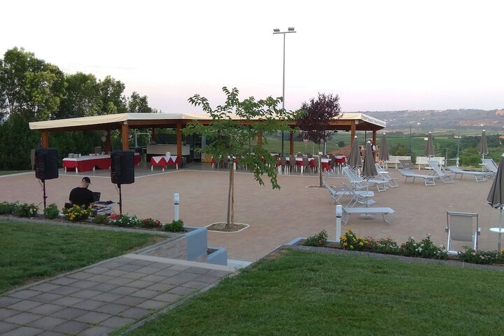 Hotel with Pool