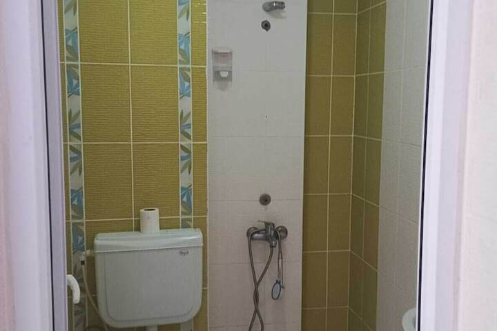 Room 25 of 27