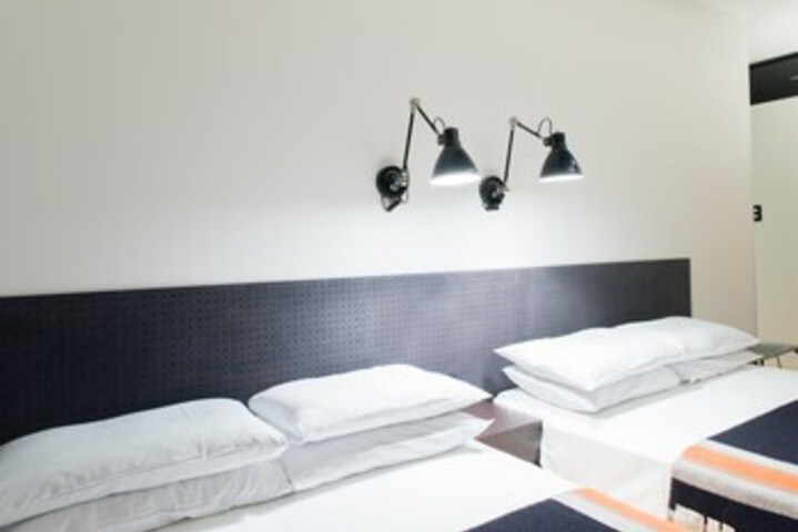 Room 143 of 214